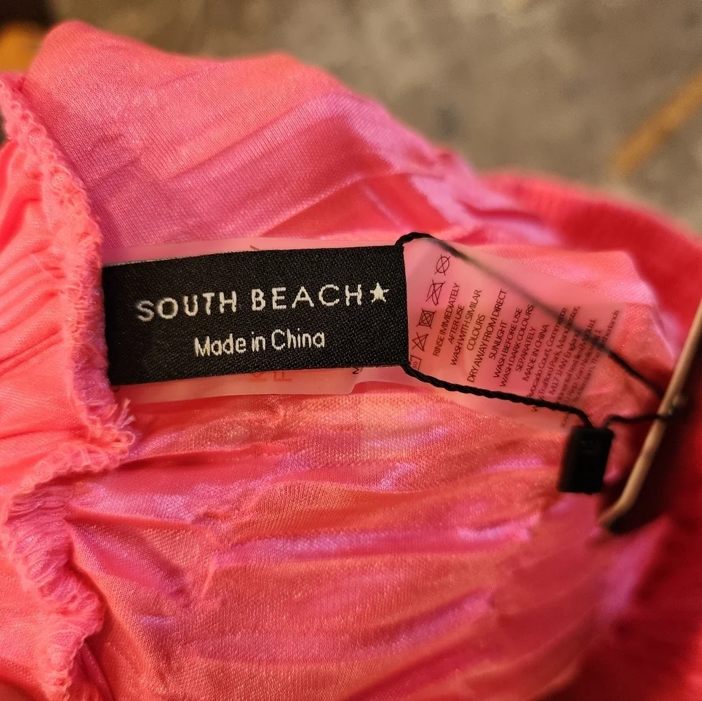 NWT South‎ Beach Pink satin crinkle pleated wide leg pants. Size 6. ASOS